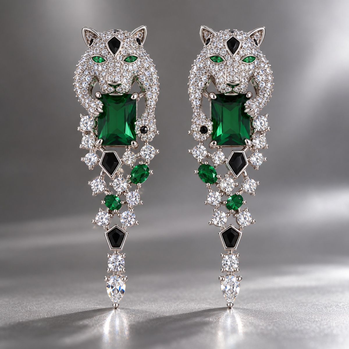 Panthère silver drop earrings with emerald cut green crystal - View 3