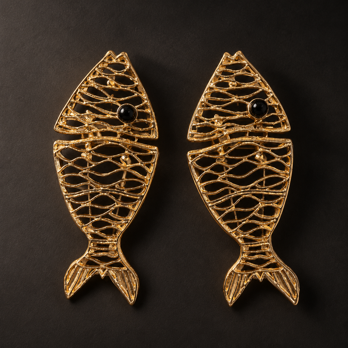 Articulated wave-lattice gold fish earrings with black onyx eyes - View 5