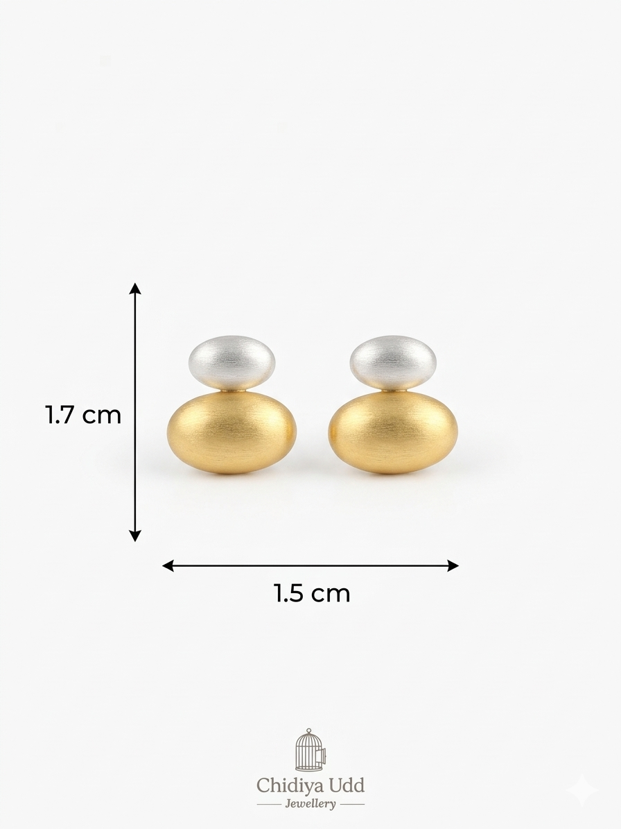 Brushed Two-Tone Oval Drop Earrings – Gold & Silver — Photo 3