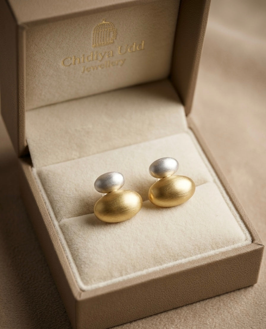 Brushed Two-Tone Oval Drop Earrings – Gold & Silver — Photo 7