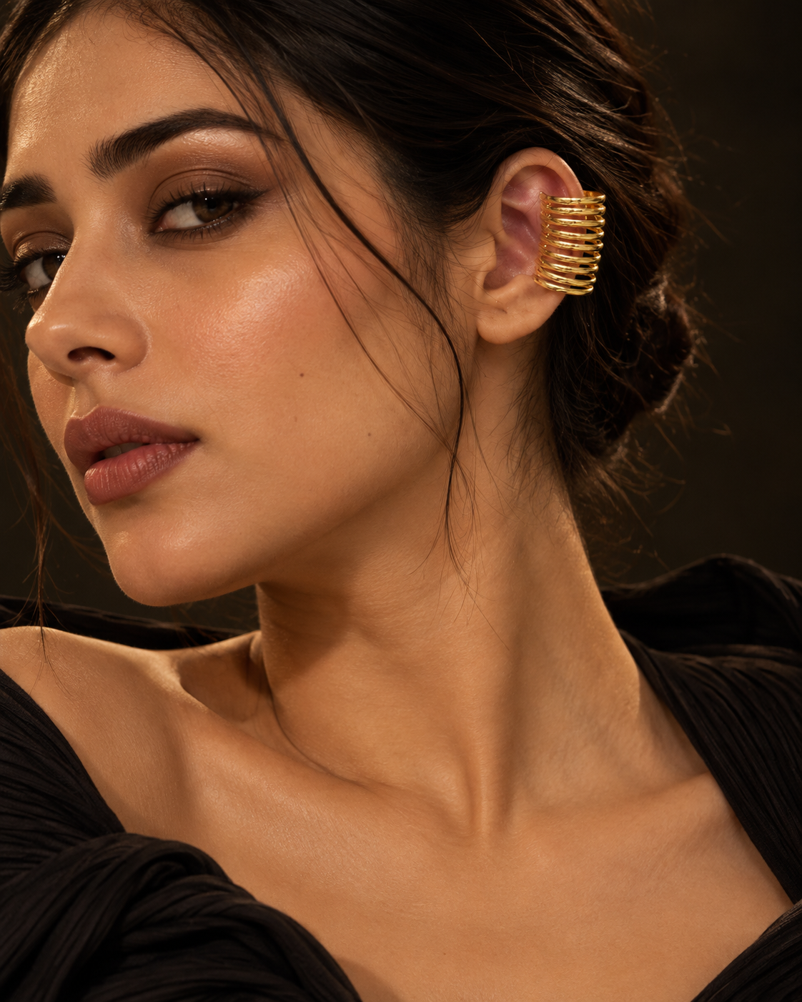 Sculpted Multi-Band Gold Ear Cuff — Photo 2
