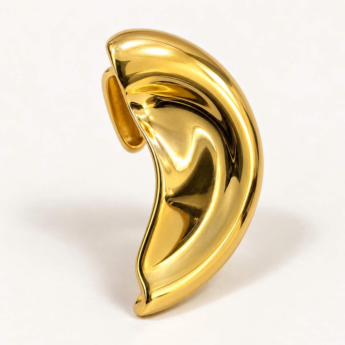 Liquid Curve Gold Ear Cuff — Photo 1