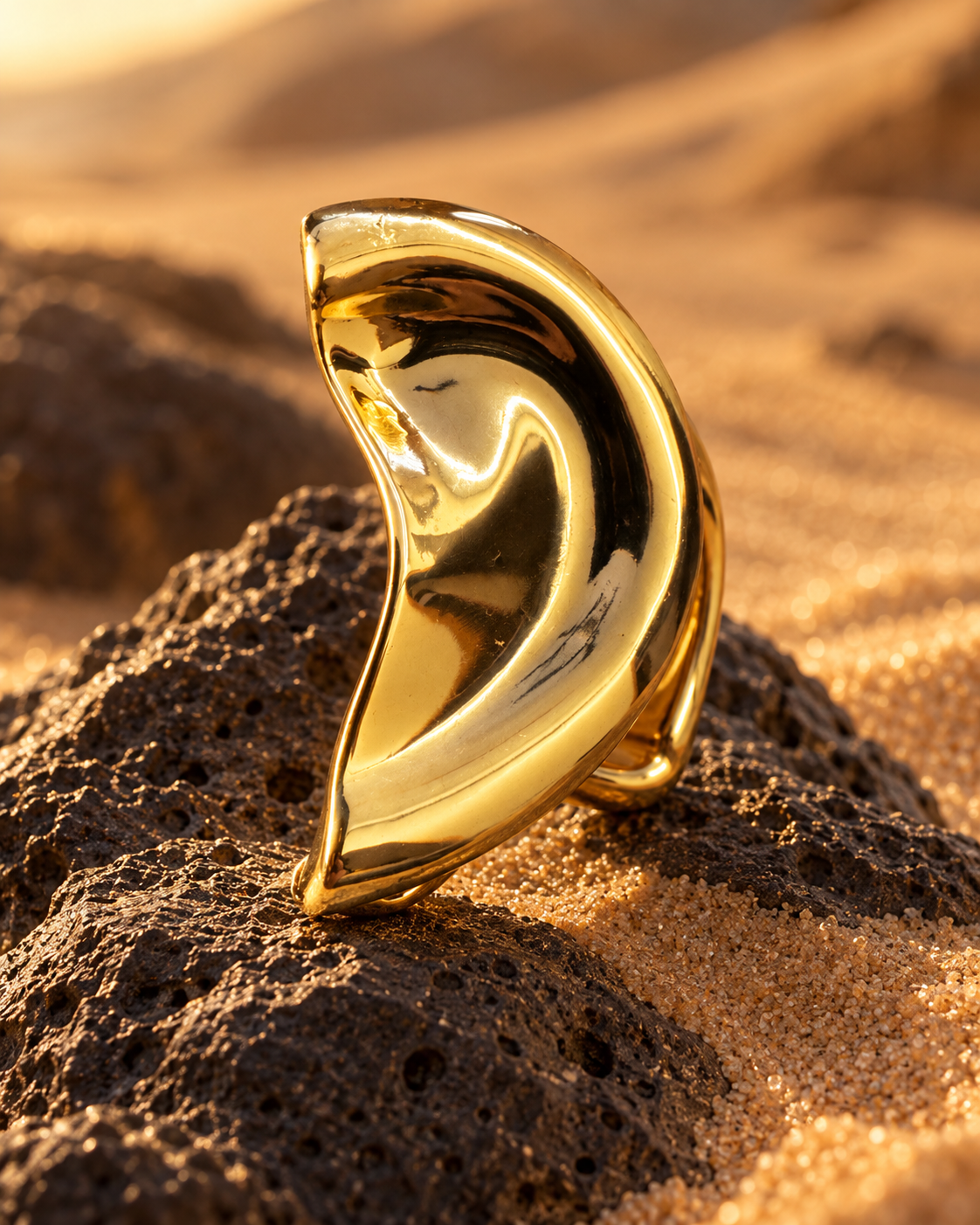 Liquid Curve Gold Ear Cuff — Photo 3