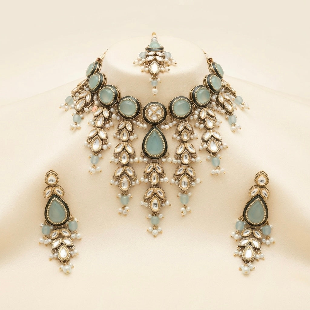 Mint Green Kundan Necklace Set with Maang Tikka — Photo 2