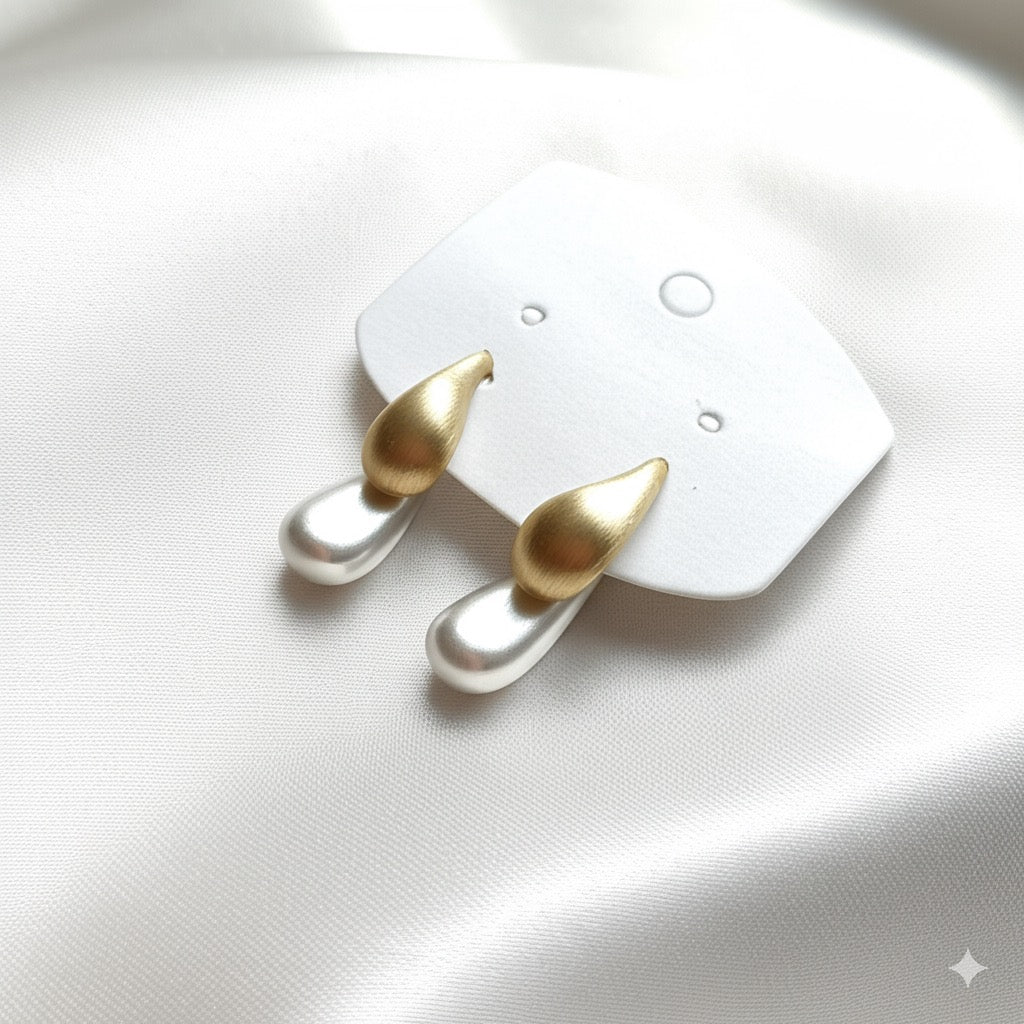 Minimal jacket earring