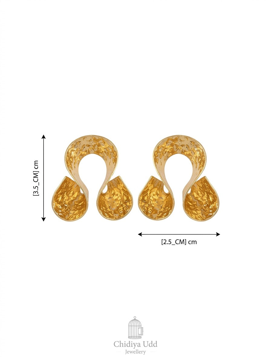 Hammered U-Shape Statement Earrings – Textured Open Design — Gold — Photo 7