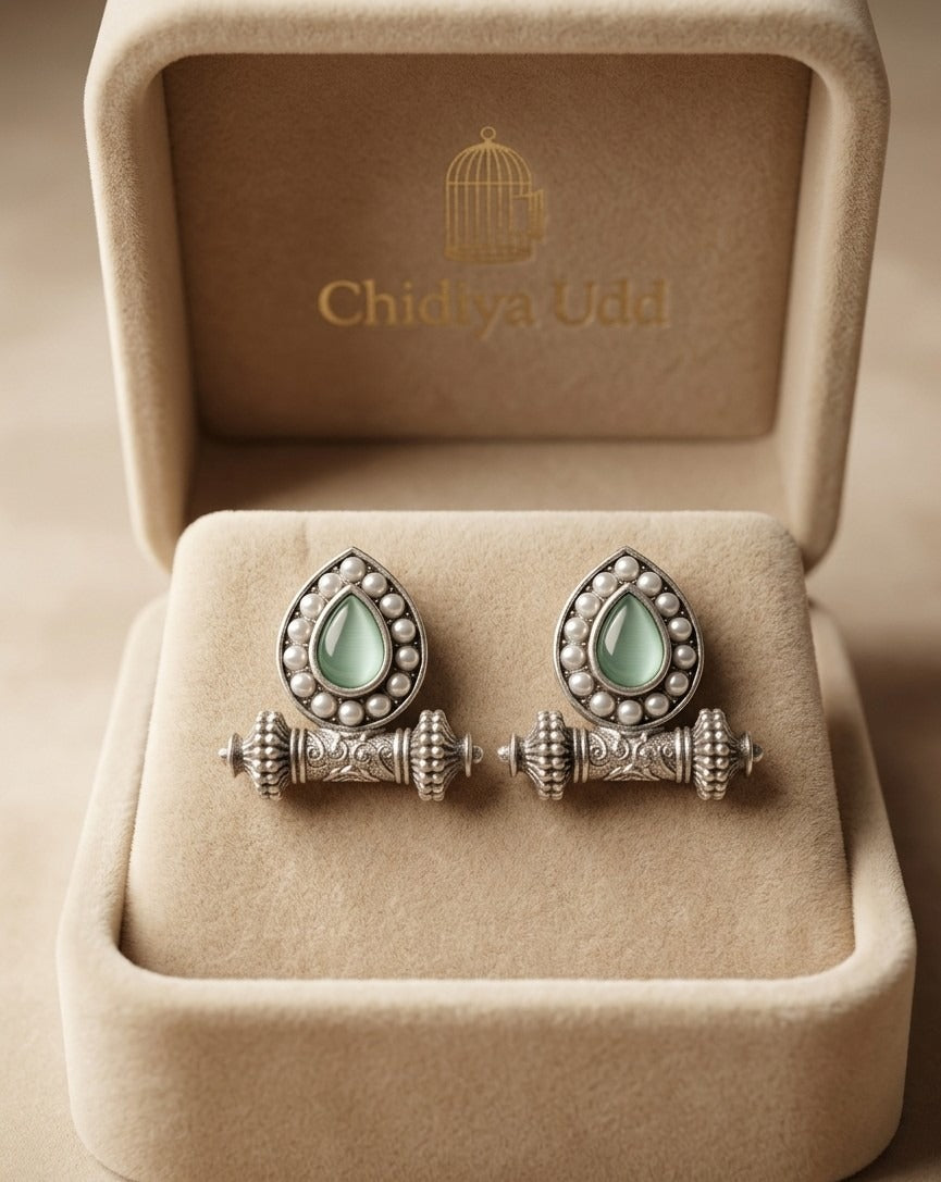 Vintage Teardrop Pearl Statement Earrings – Ethnic Design — Green — Photo 7