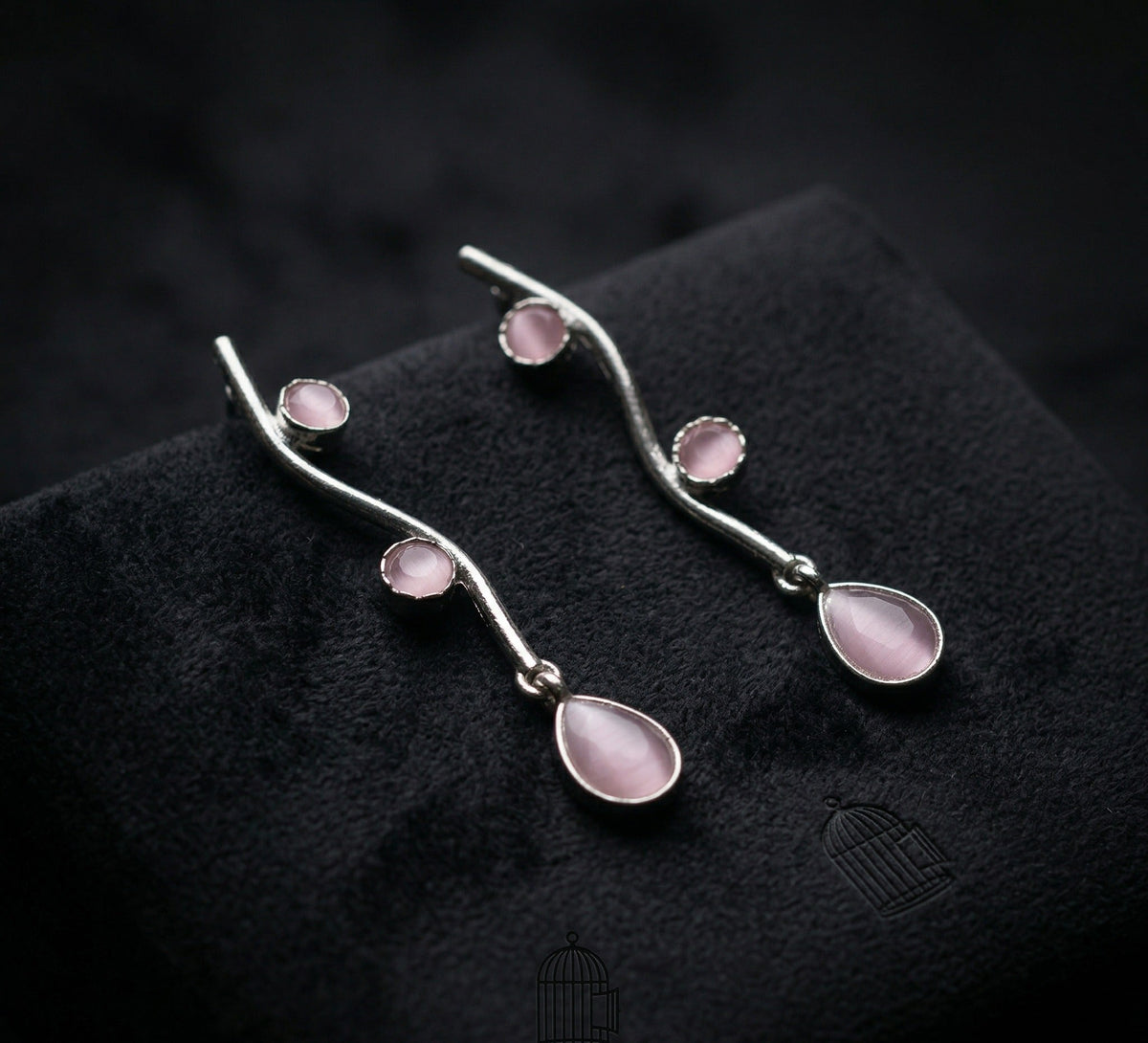 Teardrop Drop Statement Earrings – Contemporary Design — Pink — Photo 5