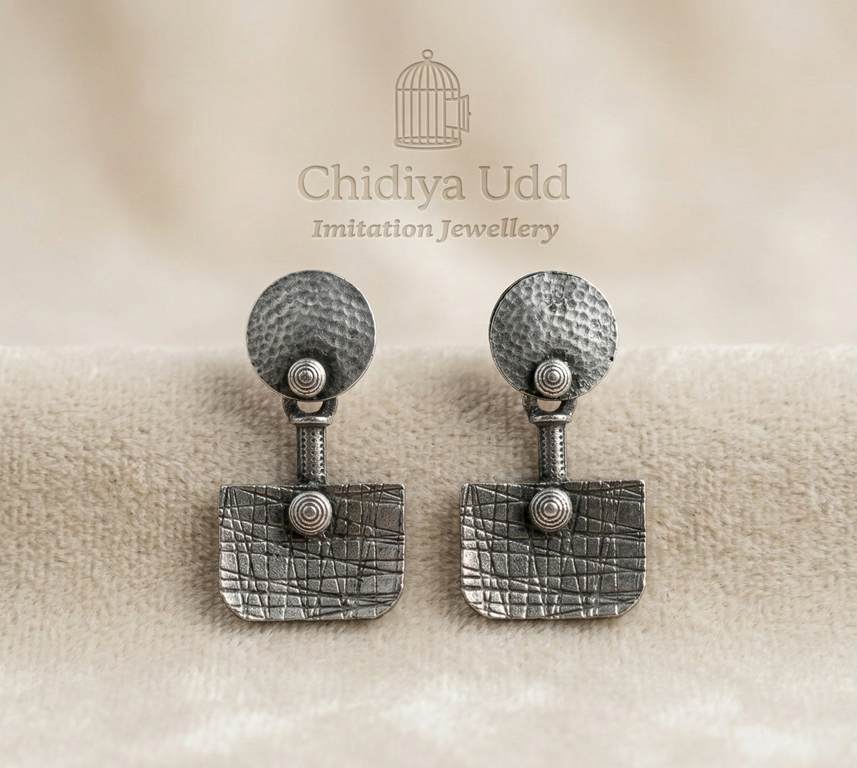Silver Hammered Geometric Drop Earrings – Textured Statement Design