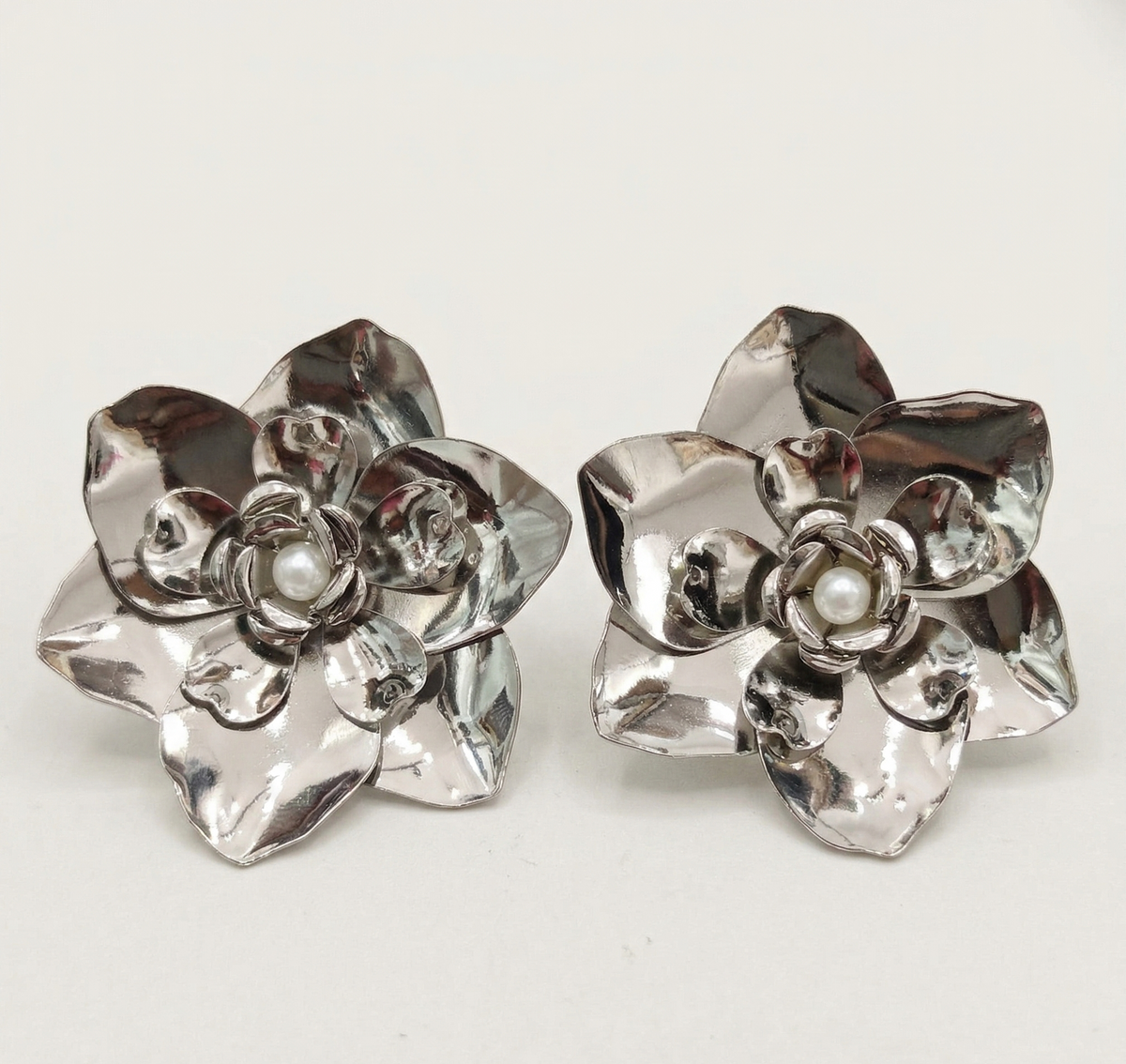 Floral Pearl Stud Earrings — Silver — Photo 1