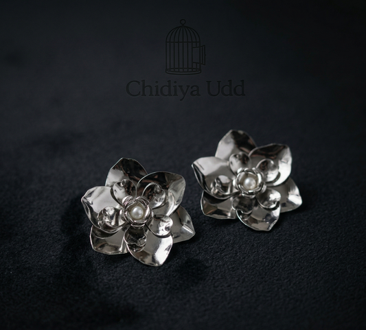 Floral Pearl Stud Earrings — Silver — Photo 2