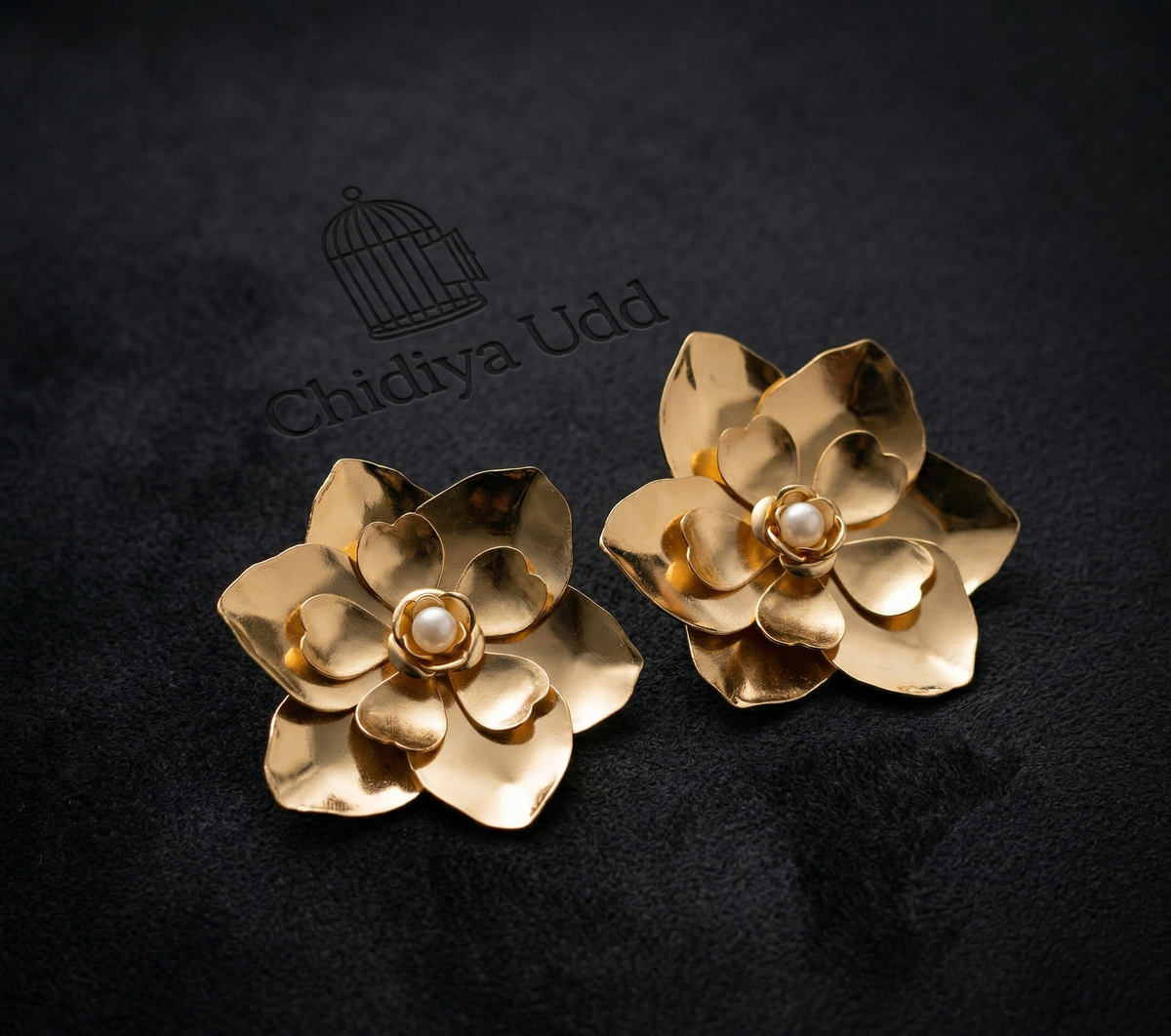 Floral Pearl Stud Earrings — Gold — Photo 4