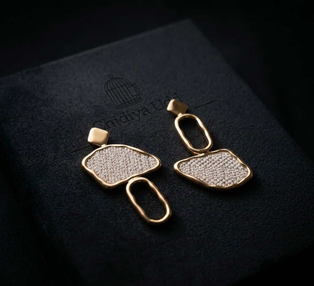 Ivory Textured Geometric Drop Earrings – Gold — Photo 4