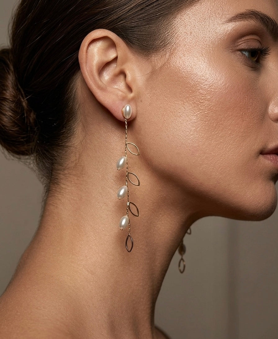 Delicate Leaf Chain Drop Earrings – Gold — Photo 3