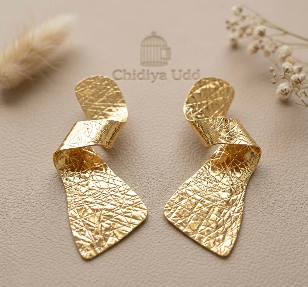 Textured Sculptural Drop Earrings — Gold — Photo 2
