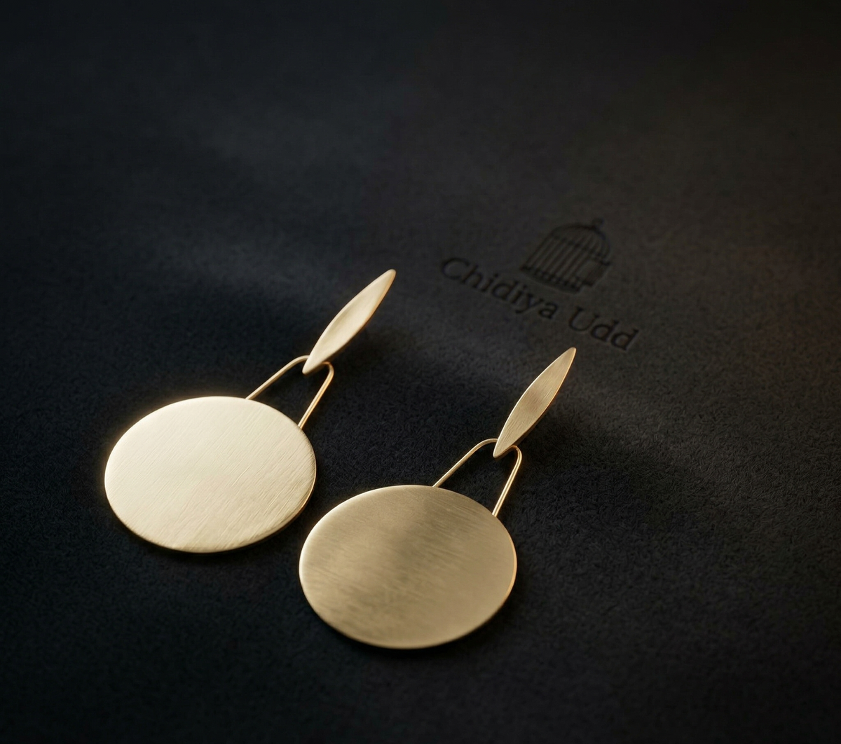 Hammered Round Disc Drop Earrings – Gold — Photo 4
